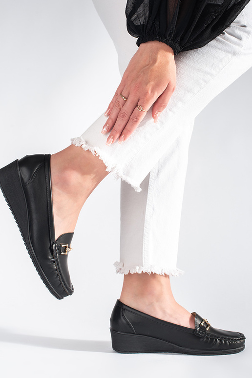 mocassins femininos negros com fivelas