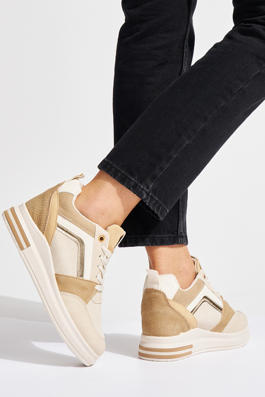 Sapatos femininos modelo tênis bege...