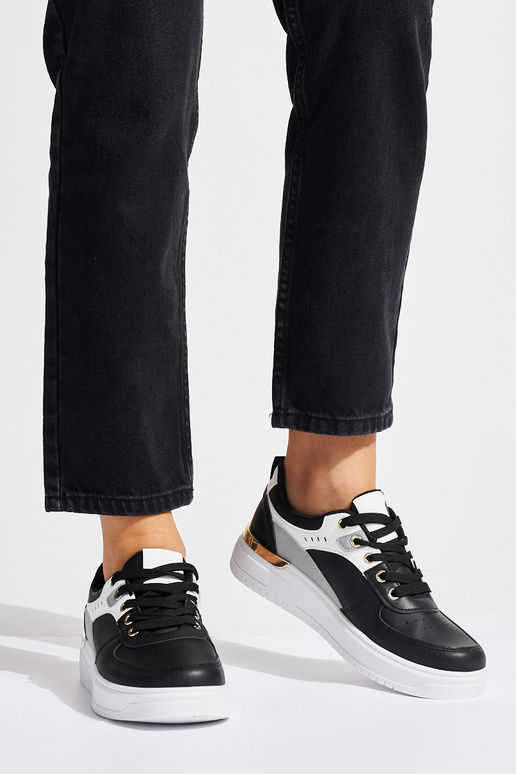 calçados esportivos pretos com...