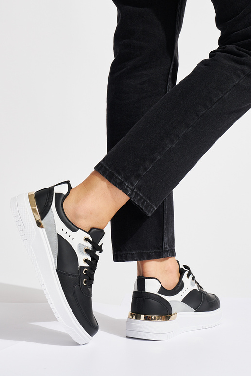 calçados esportivos pretos com...