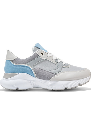 Sapatos modelo de tênis...