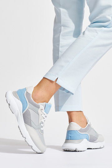 Sapatos modelo de tênis... 2