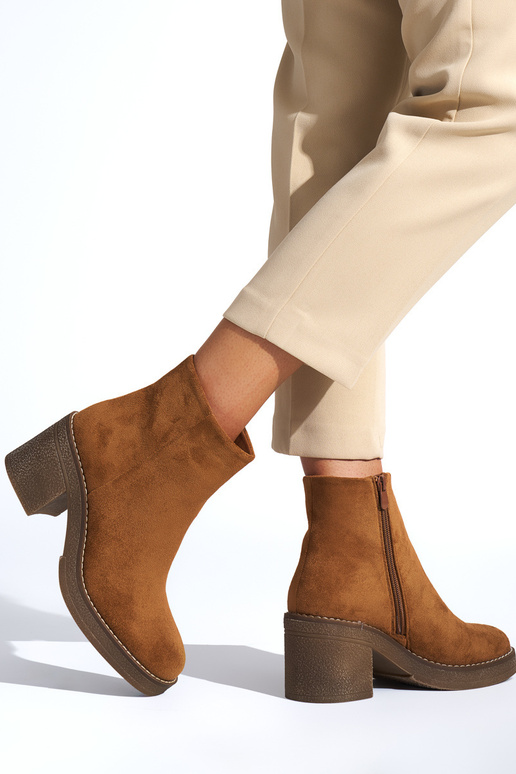 sapatos femininos marrons com salto