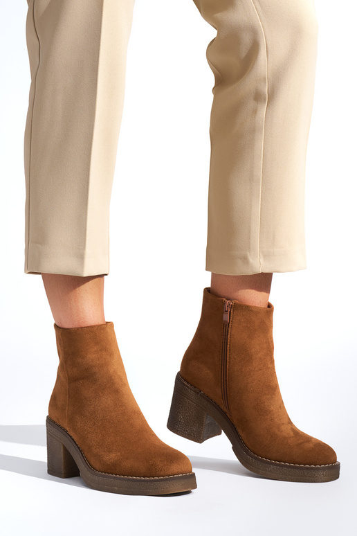 sapatos femininos marrons com salto