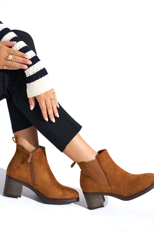 botas clássicas marrons botas clássicas marrons