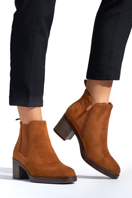 botas clássicas marrons botas clássicas marrons