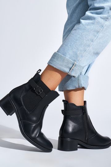 sapatos femininos pretos em... 2