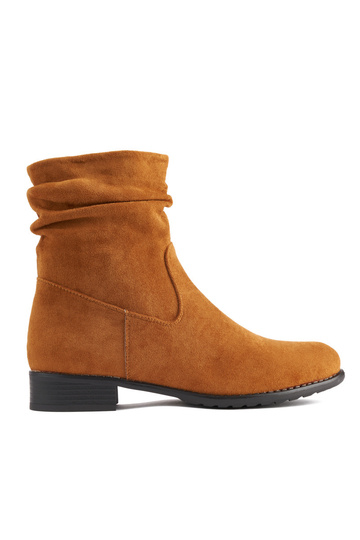 botas marrons estilo cowboy