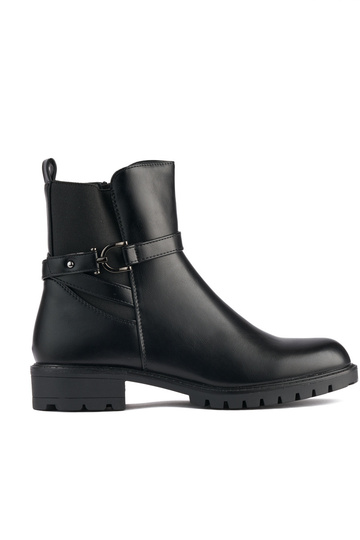 sapatos femininos pretos...