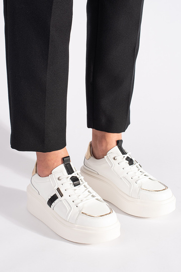 Modelo de tênis de couro... 2