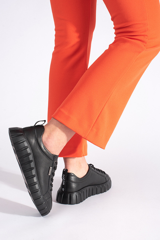 botins de couro preto com plataforma