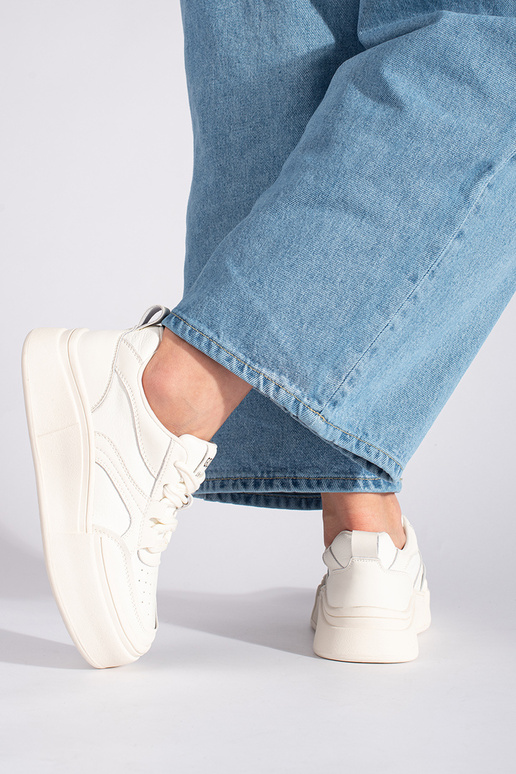 Tênis feminino modelo clássico branco...