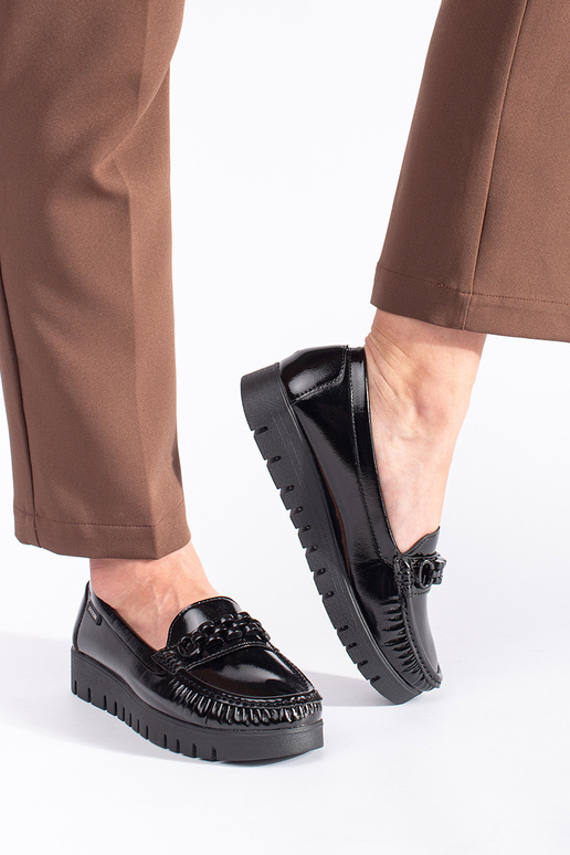 botins femininos com efeito lacado e...