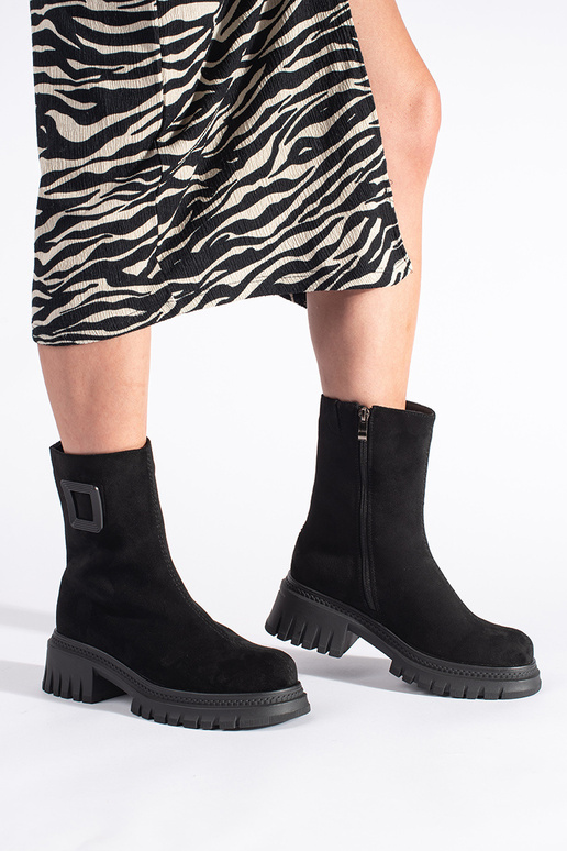 sapatos femininos pretos com sola grossa