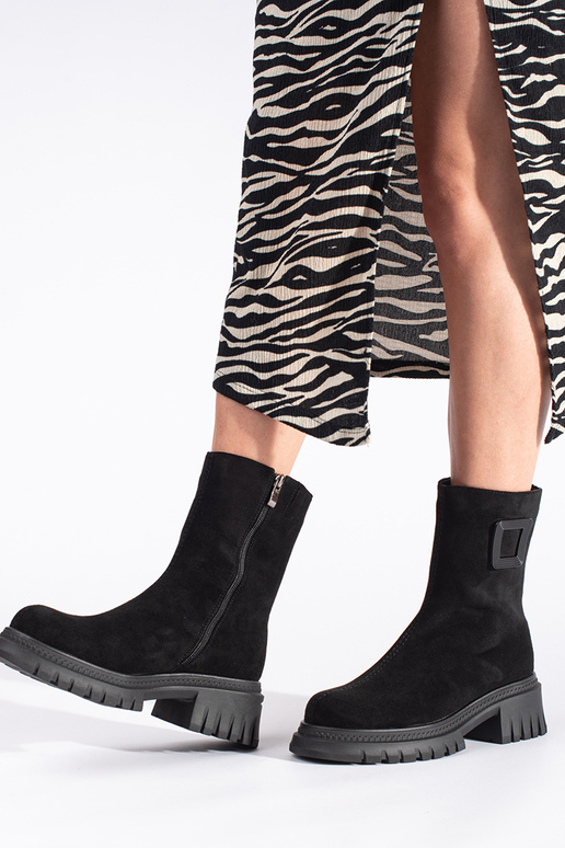 sapatos femininos pretos com sola grossa