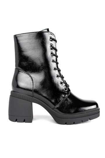 Sapatos de cano alto preto...
