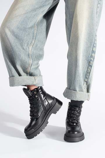 sapatos pretos com sola... 2