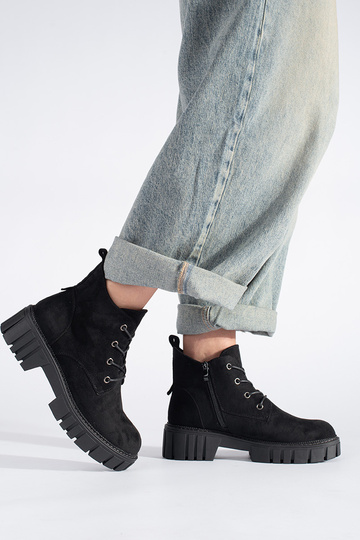 sapato preto de camurça com... 2