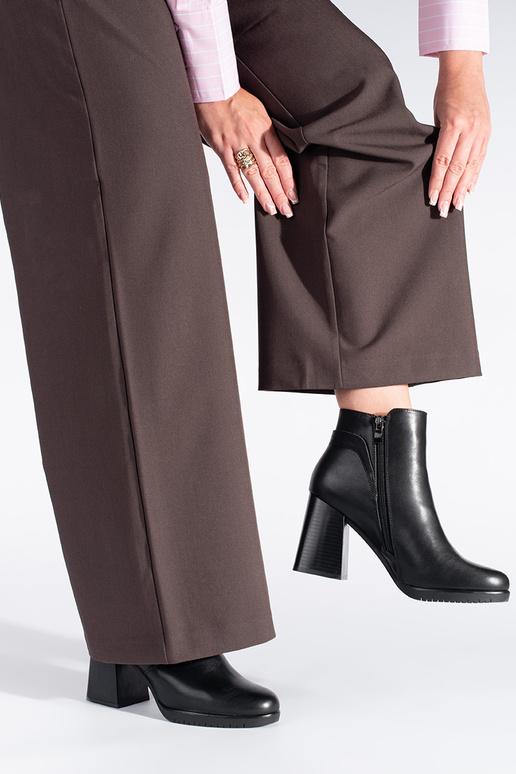 sapatos femininos pretos com salto...