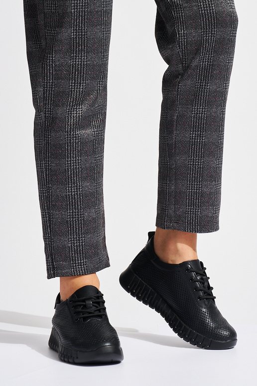 com elementos perfurados sapatos de... com elementos perfurados sapatos de...