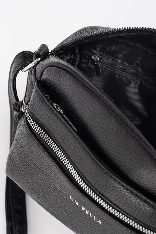 Pequeno preto bolsa elegante no ombro