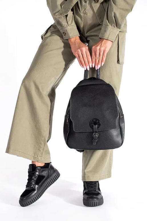 Um clássico cor preta mochila senhoras