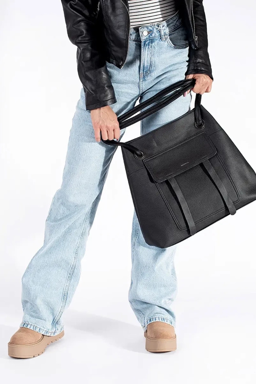 comprador de bolsa preta