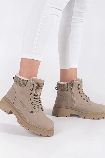 bege isolar botas 2