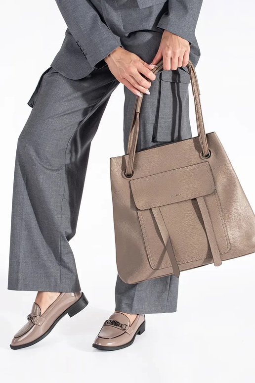 com efeito verniz bege mocassins... com efeito verniz bege mocassins...