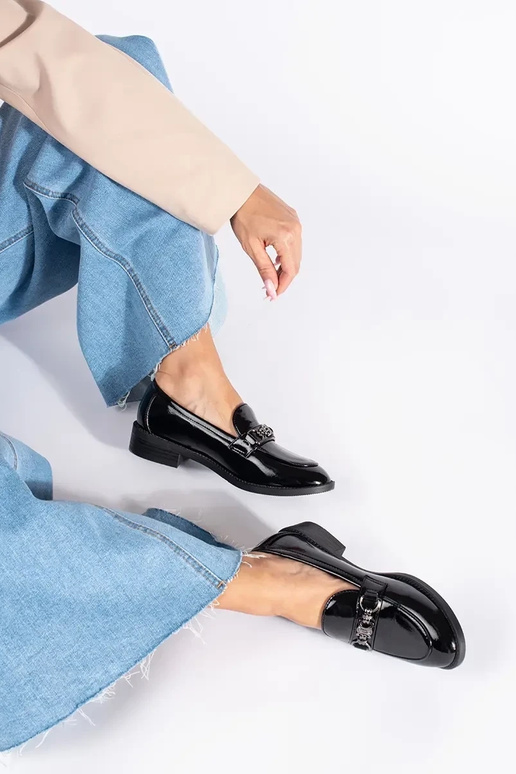 com efeito verniz cor preta mocassins... com efeito verniz cor preta mocassins...