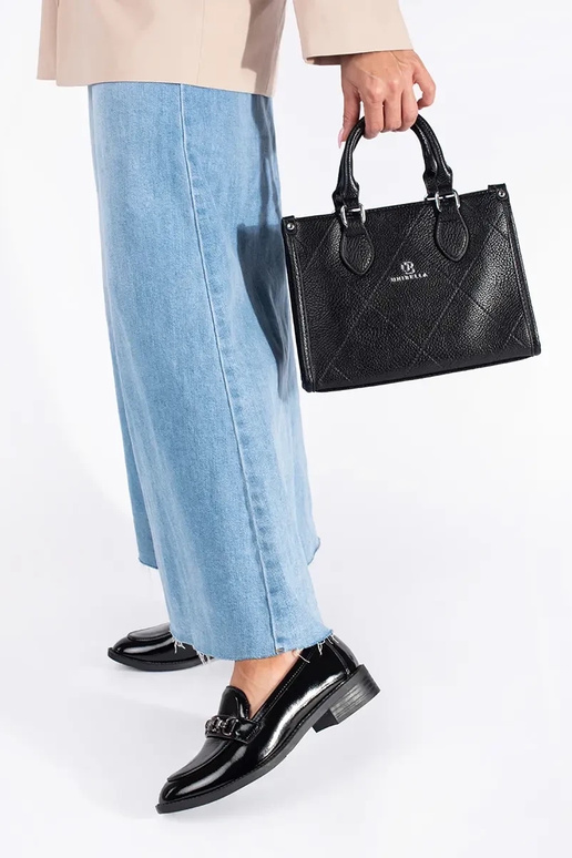 com efeito verniz cor preta mocassins... com efeito verniz cor preta mocassins...