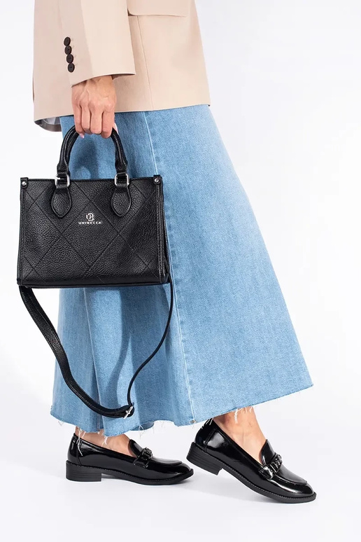 com efeito verniz cor preta mocassins... com efeito verniz cor preta mocassins...