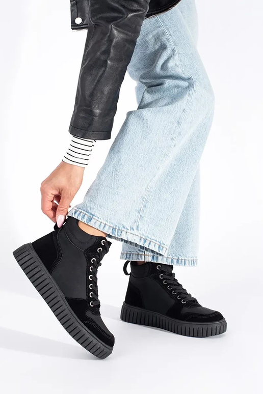 cor preta sapato feito de couro...