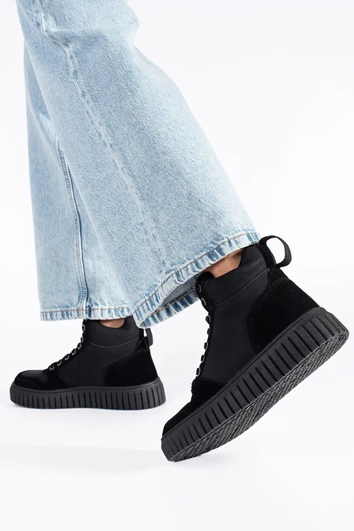 cor preta sapato feito de couro...