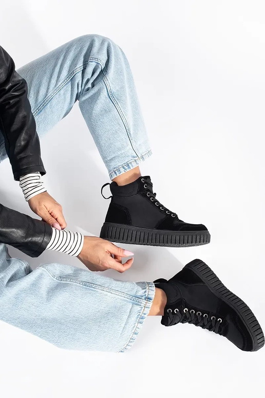 cor preta sapato feito de couro...