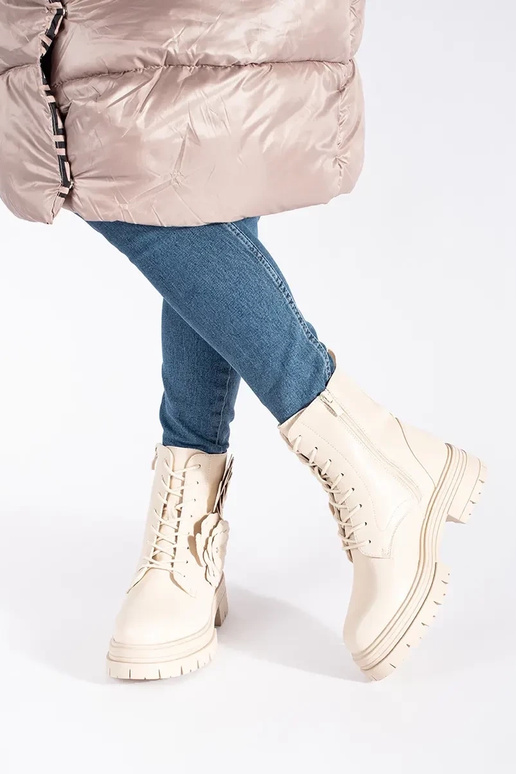 bege isolar botas femininas