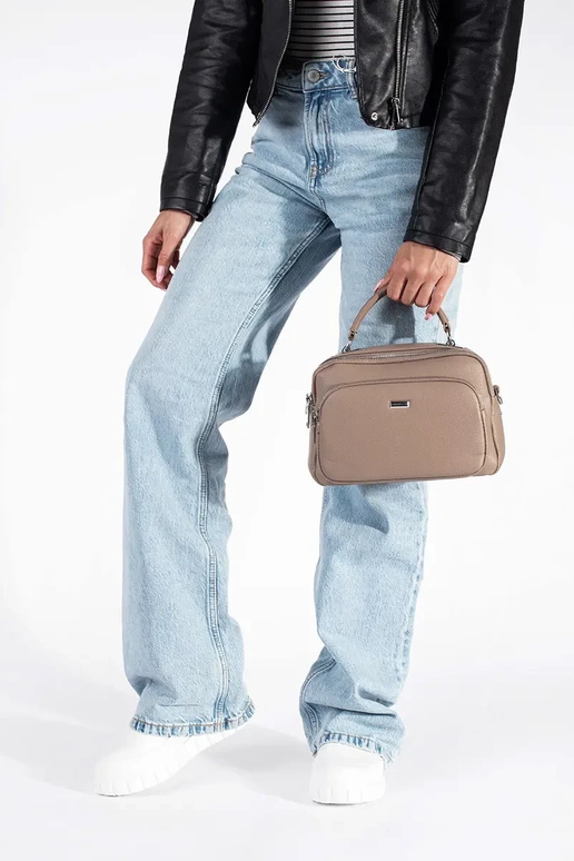 cor branca alto sapato com uma...