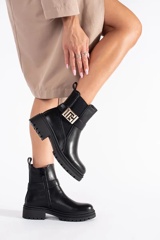 cor preta um clássico sapato com fita...