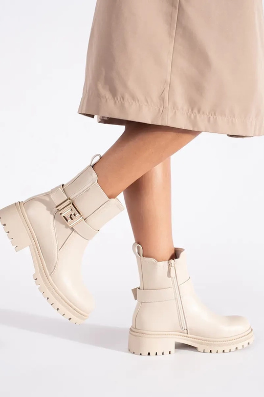 cor creme um clássico sapato com fita...