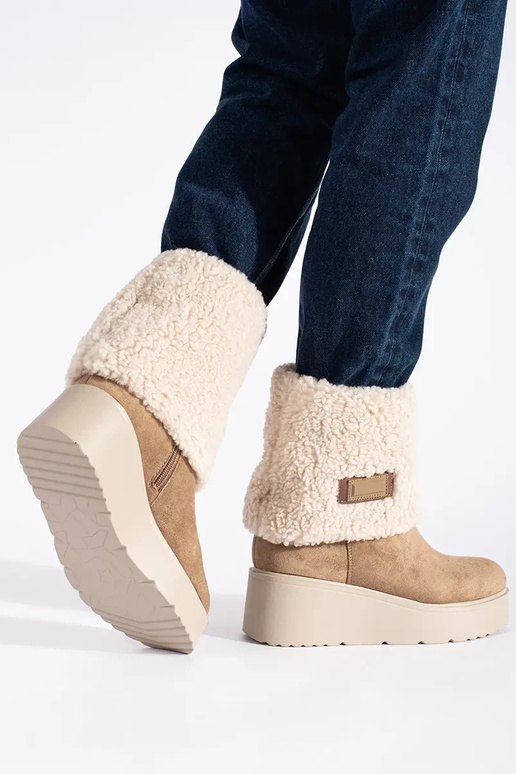 bege isolar Sapatos femininos em uma... bege isolar Sapatos femininos em uma...