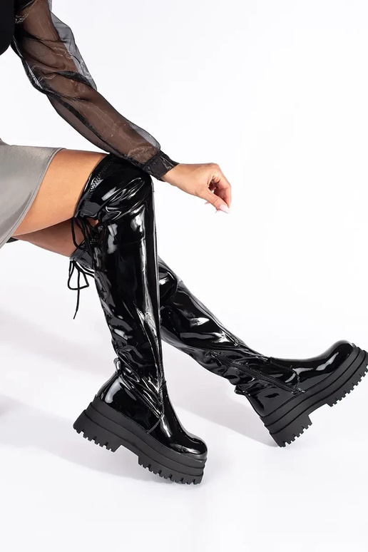 cor preta lacado mosqueteiros com uma... cor preta lacado mosqueteiros com uma...