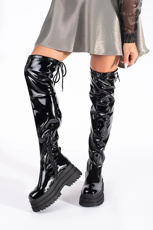 cor preta lacado mosqueteiros com uma... cor preta lacado mosqueteiros com uma...