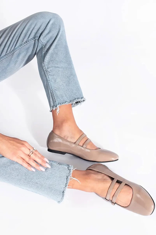 bege lacado bailarinas com fecho