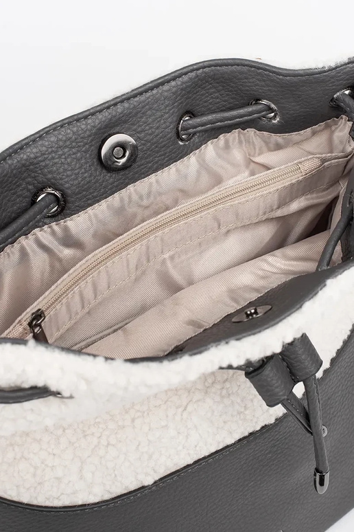 Bolsa de mão elegante cinzenta com pelo