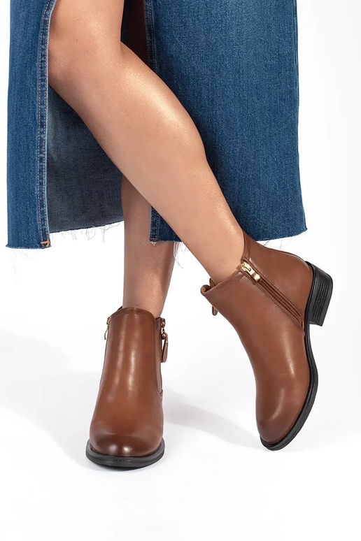 Sapatos castanhos para mulher