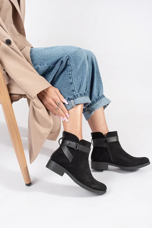 Botas de camurça preta para mulher...