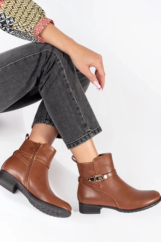 Sapatos femininos de salto baixo...