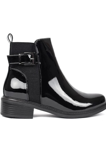 com efeito laca sapatos...