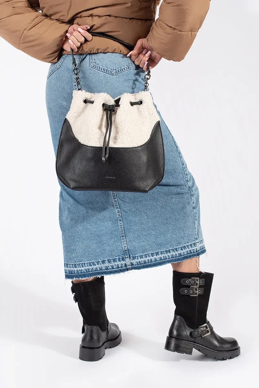 Sapatos de senhora em pele preta com...