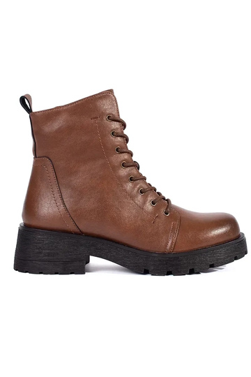 Sapatos marrons com sola...